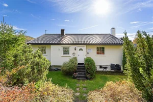 Området er rolig med nærhet til barnehager og skoler - perfekt for barnfamilien